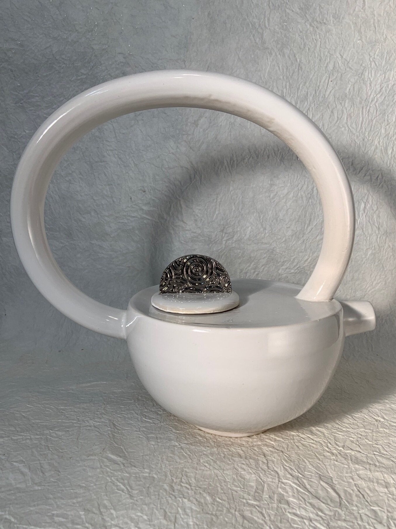 Circular Motion Teapot – Dreamers Art Collective