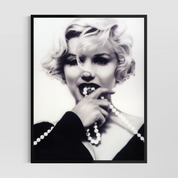 Marilyn Monroe Black